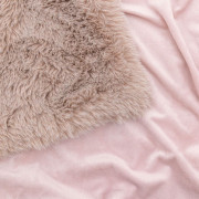 Faux Fur Throw in Luxurious Dusky Pink 